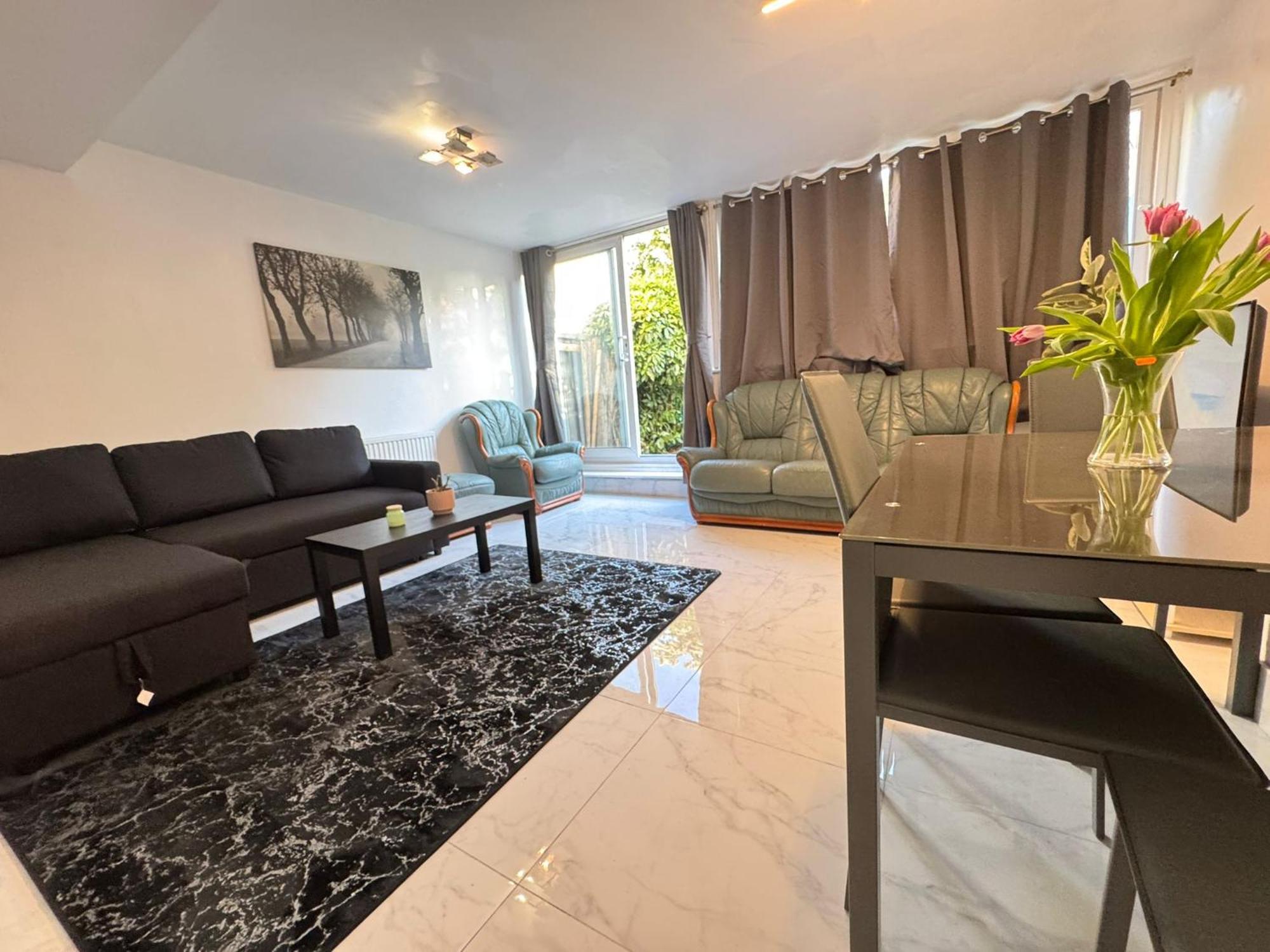 3 Bedroom Garden House Maida Vale Apartment *