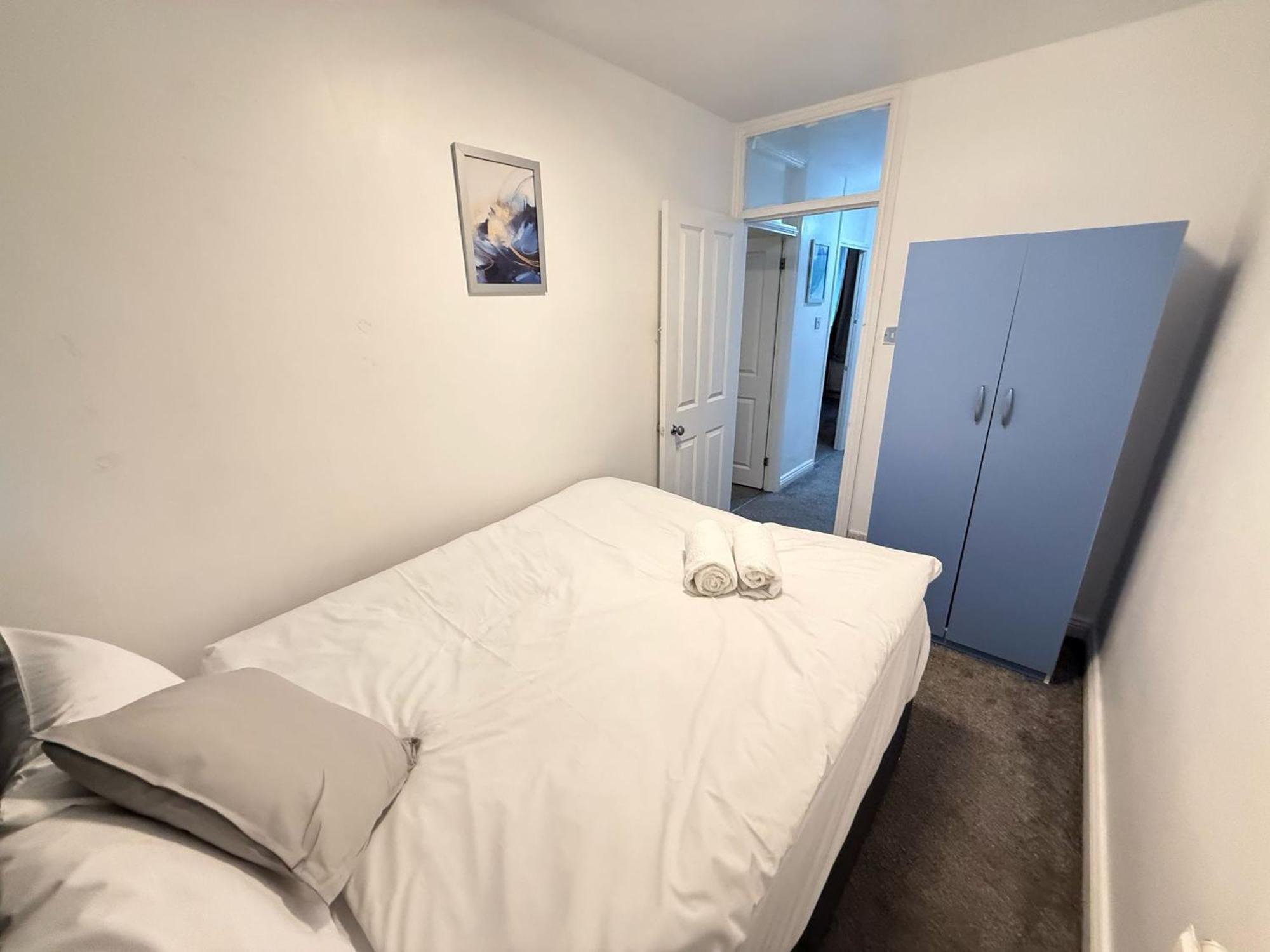 3 Bedroom Garden House Maida Vale Apartment *