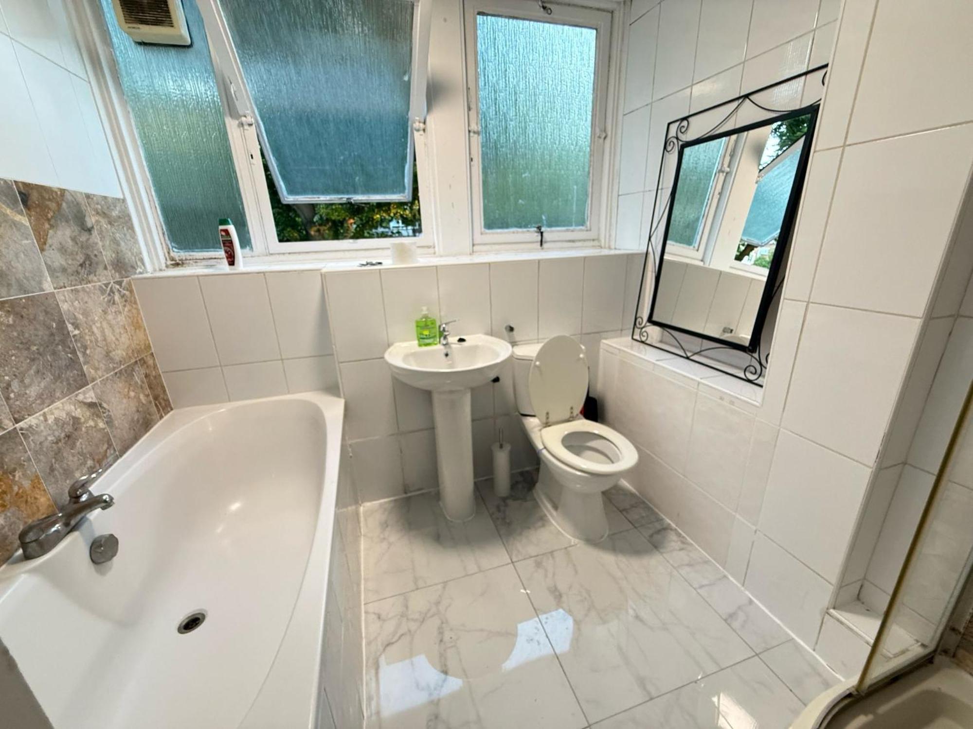 Apartment 3 Bedroom Garden House Maida Vale *